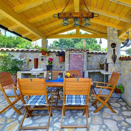 Shani Apartment
